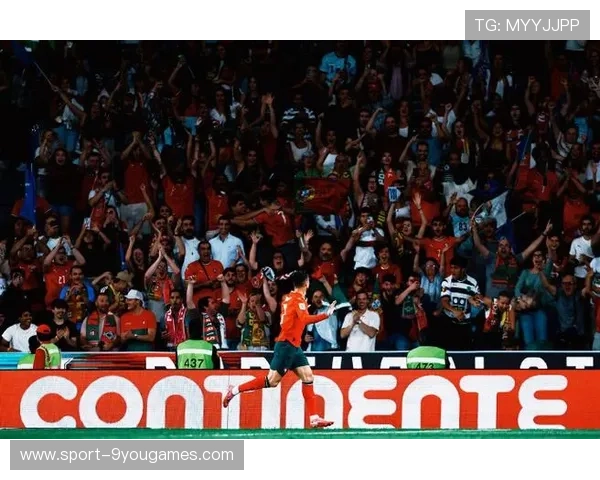 C罗与昔日队友线上互动重温经典进球